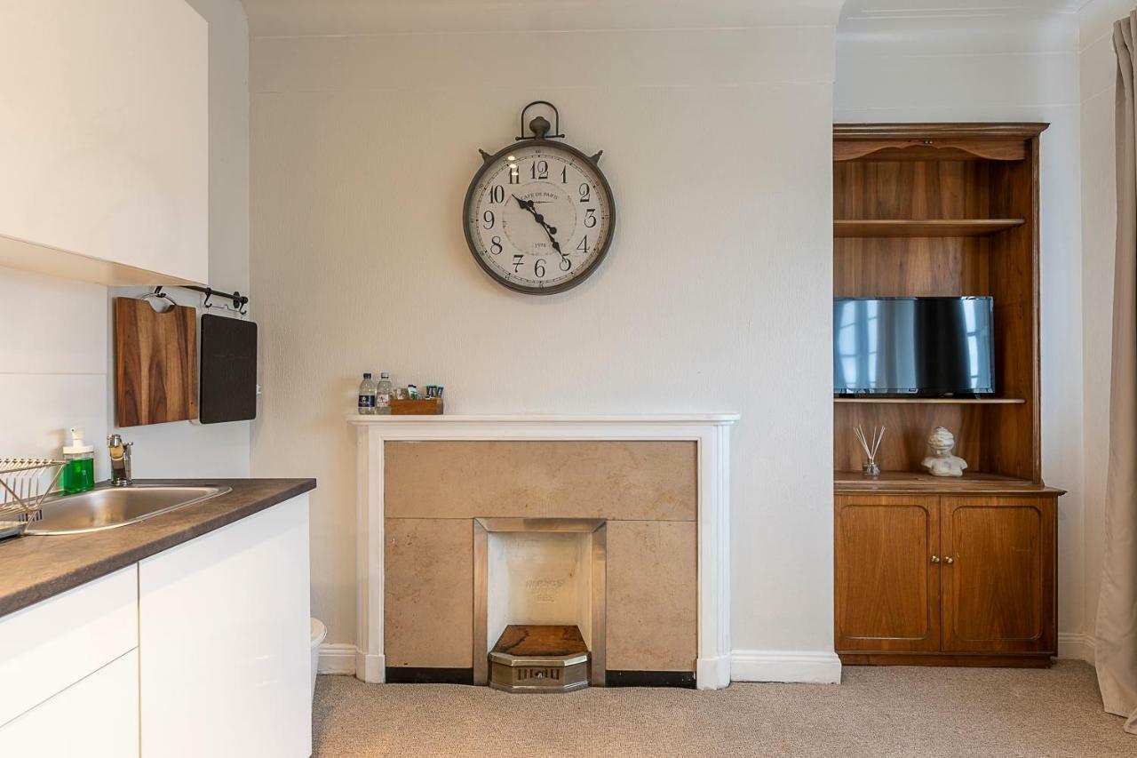 Grand Swiss Cottage Apartment London Luaran gambar